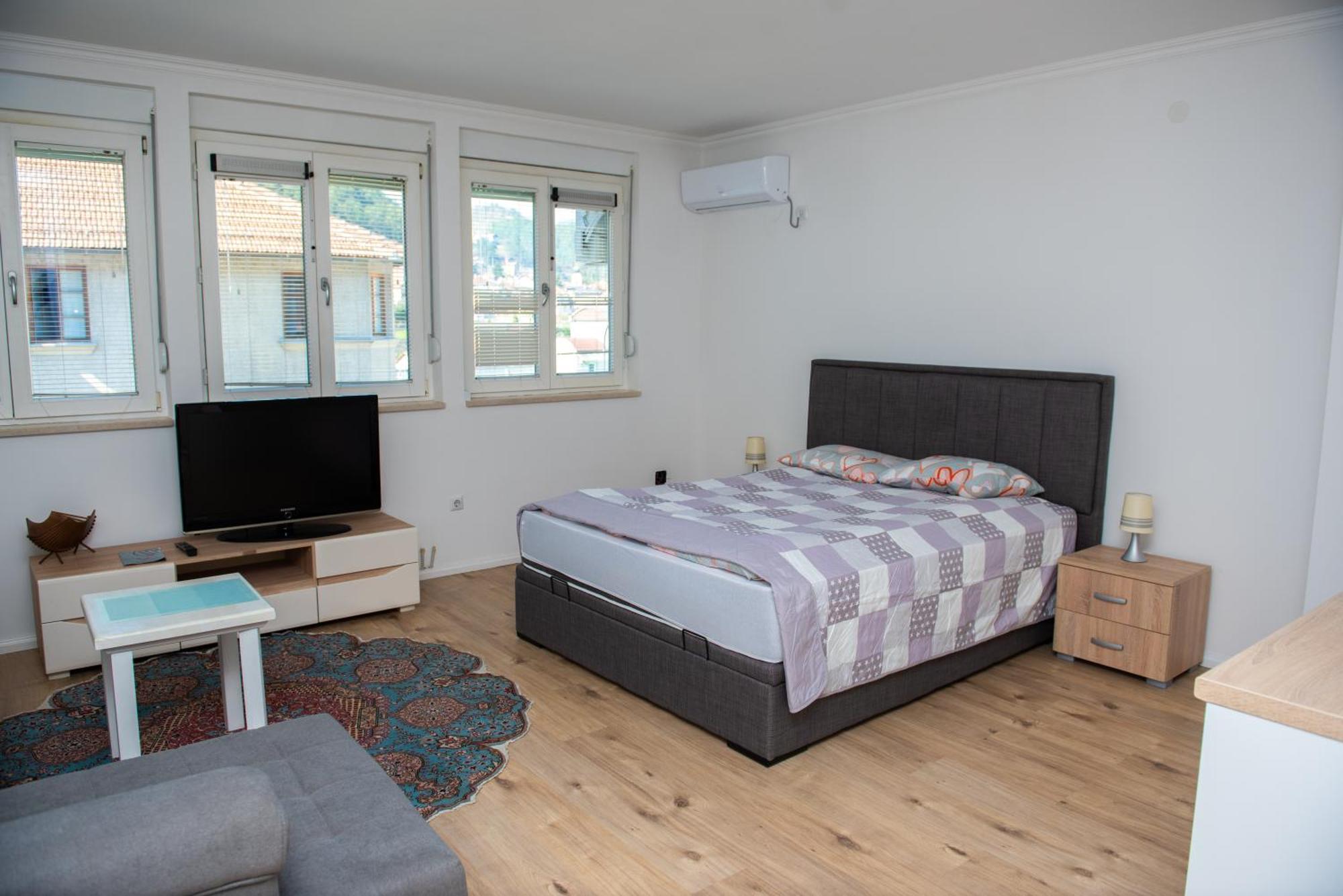 Central Apartment Кониц Экстерьер фото